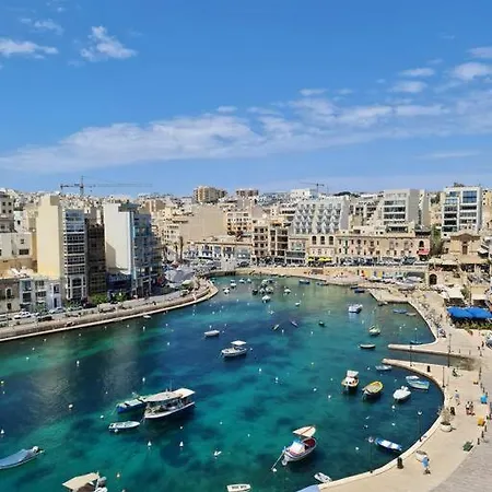 2 Bedroom Seafront Duplex Penthouse In The Heart Of Spinola Bay * San Ġiljan