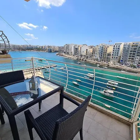 2 Bedroom Seafront Duplex Penthouse In The Heart Of Spinola Bay Appartement San Ġiljan