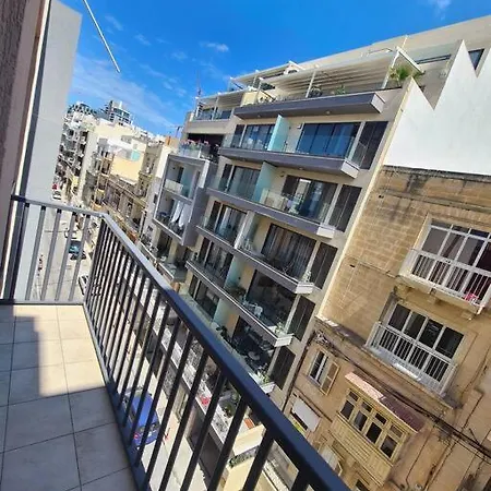 2 Bedroom Seafront Duplex Penthouse In The Heart Of Spinola Bay Appartement *