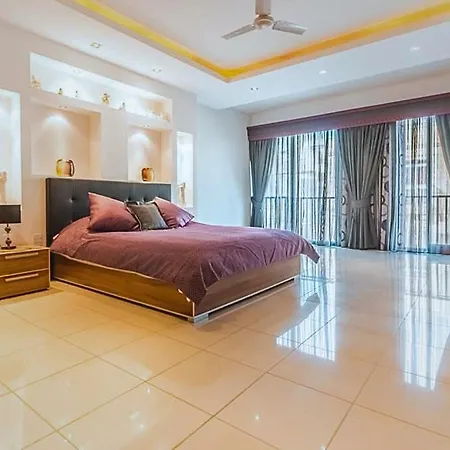 Appartement 2 Bedroom Seafront Duplex Penthouse In The Heart Of Spinola Bay San Ġiljan