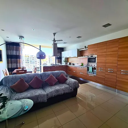 2 Bedroom Seafront Duplex Penthouse In The Heart Of Spinola Bay Appartement San Ġiljan