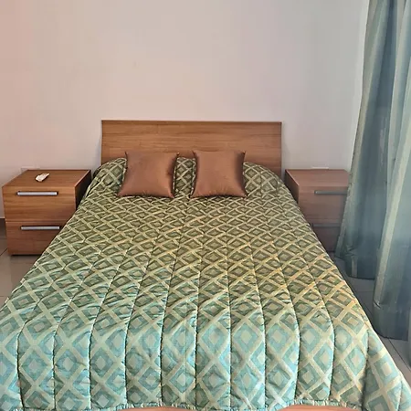 2 Bedroom Seafront Duplex Penthouse In The Heart Of Spinola Bay Appartement *